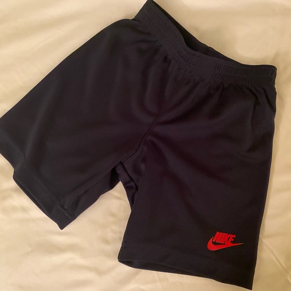 Nike Summer Outfit - Picture 4 of 7